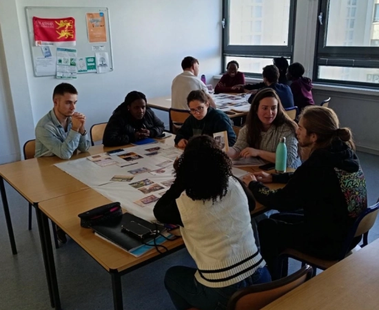 Et si éduquer, c’était d’abord apprendre à écouter… surtout les jeunes ? Et si éduquer, c’était d’abord apprendre à écouter… surtout les jeunes ?